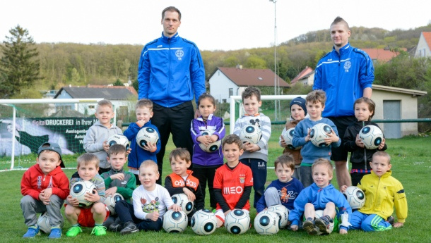 Fußball-Kindergarten gestartet! - News - FK HAINBURG