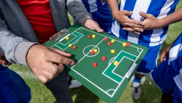 Trainer.jpg-FK HAINBURG